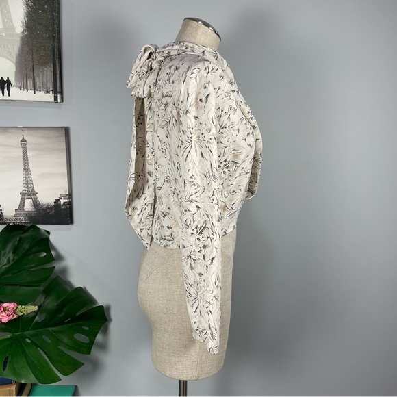 NWT ASTR off white sketch floral blouse with tie Sz S - Picture 8 of 16